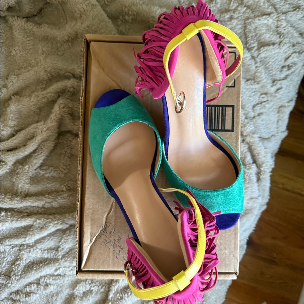 Chic Fringe Heels in Pink and Green - Picture 2 of 3